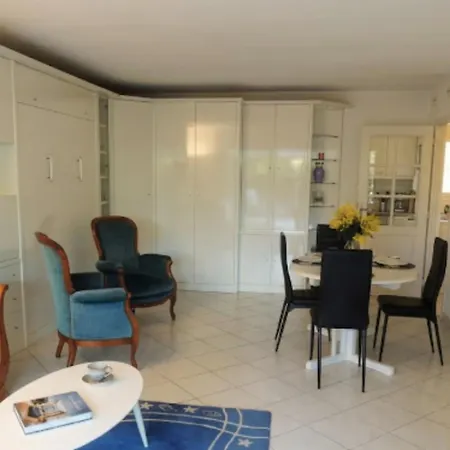 With Pool And Garden In Saint Aygulf Frejus